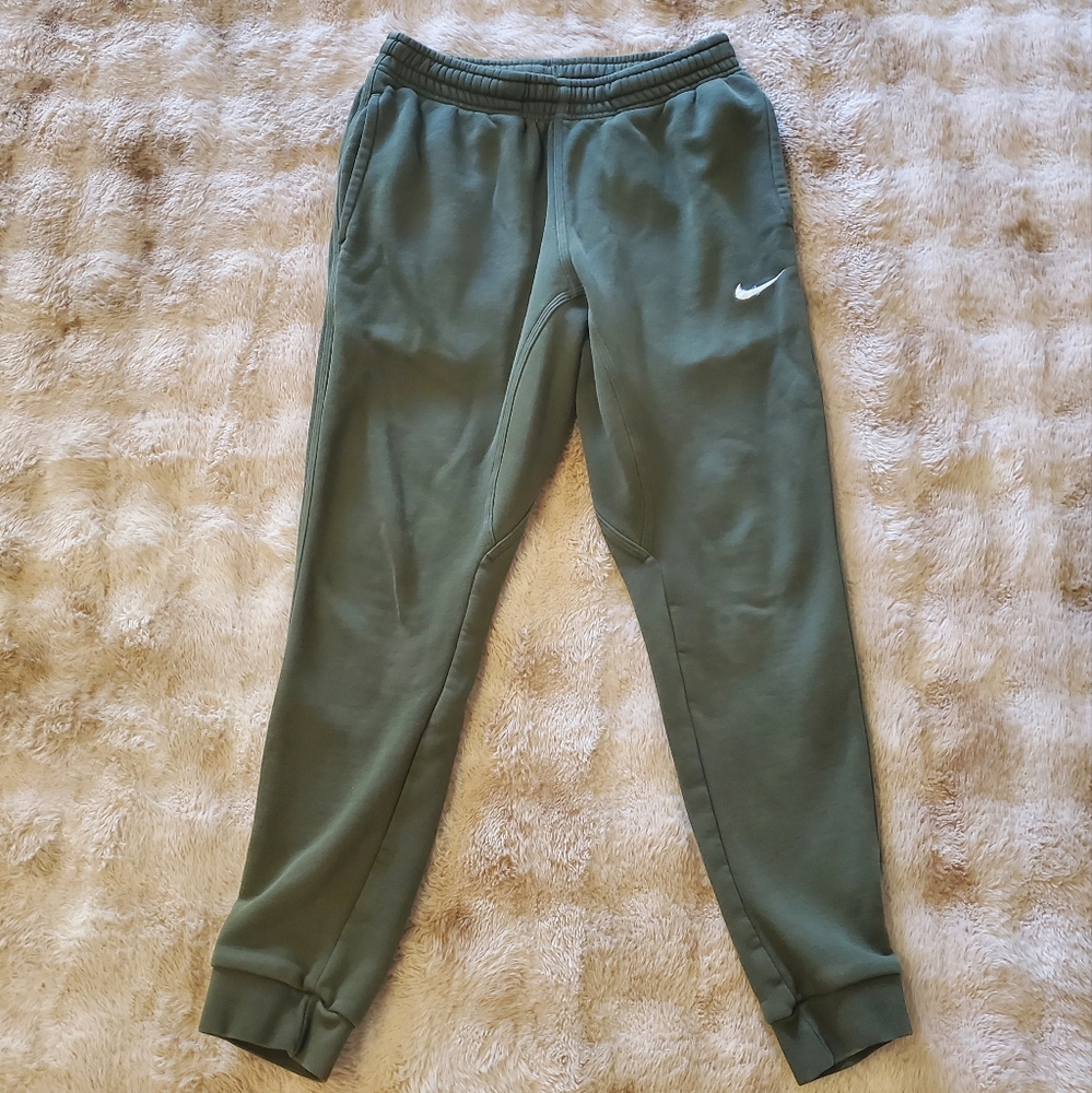 Men's Nike Club Fleece Green Joggers, Size S
